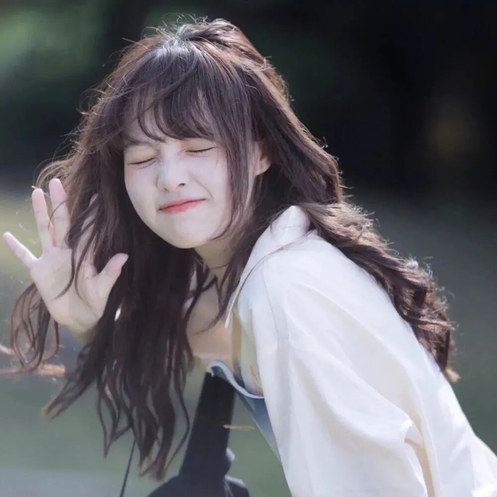 红灯血影泄春光